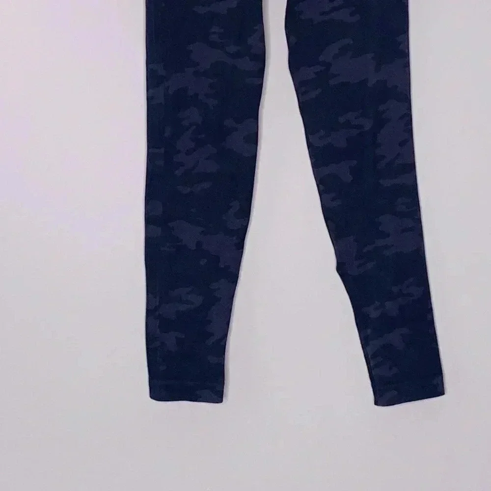 SPANX Look At Me Now Leggings in Black Camo Size Small